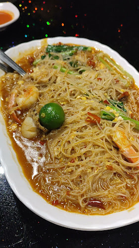 White Restaurant (Sun Plaza)