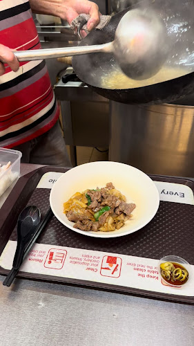 財 (Cai) 鱼片，牛肉，鲜虾，什锦河粉 - Singapore