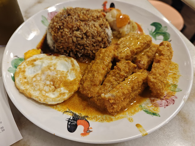 CHOMP! @ Rivervale Plaza - Hospitality and gastronomy