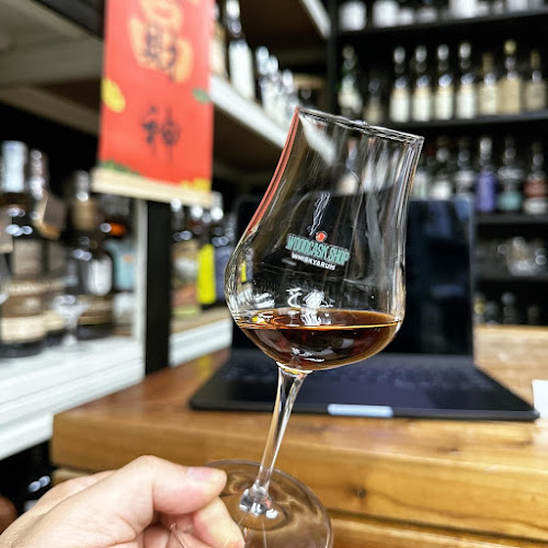 Woodcask Whisky Bar - Singapore