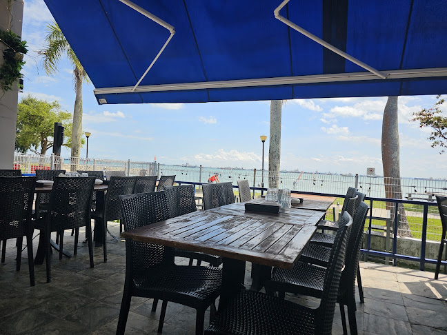 Opinii despre High Tide Bistro and Bar în Singapore - Hospitality and gastronomy