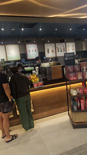 Starbucks Canberra Plaza