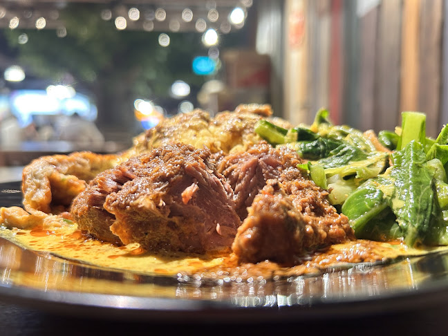 Hjh Maimunah Mini - Singapore