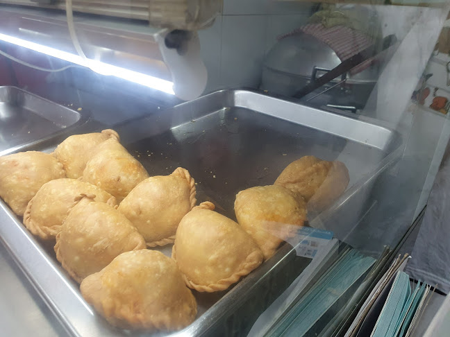 Rolina Traditional Hainanese Curry Puffs - Singapore