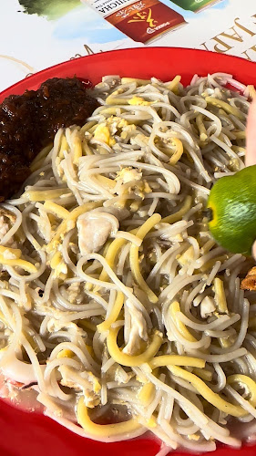 Yong Heng Fried Squid Prawn Mee