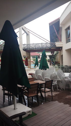 Eatzi Gourmet Steakhouse & Bistro - Singapore