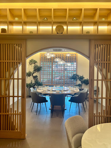 Comentarii opinii despre Yue Bai