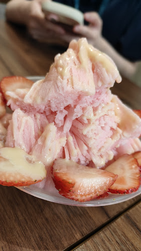 Otter & Ice Desserts - Hospitality and gastronomy