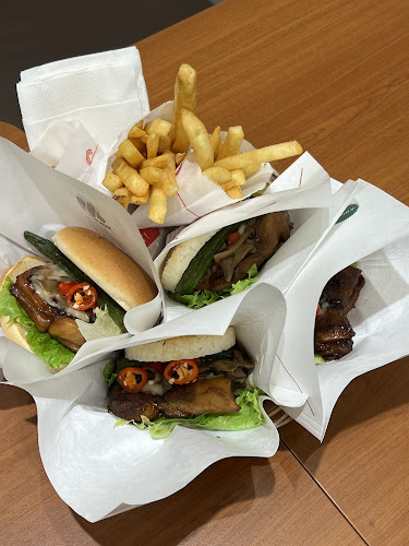 Opinii despre MOS Burger - Marina Bay Link Mall în Singapore - Hospitality and gastronomy