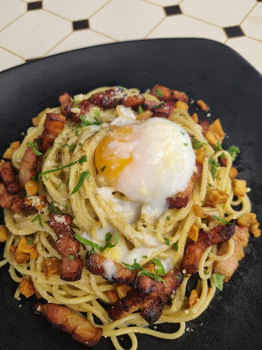 Eightisfy Western - Hospitality and gastronomy