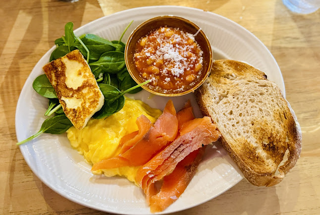 Comentarii opinii despre The Food Peeps Coffee and Deli