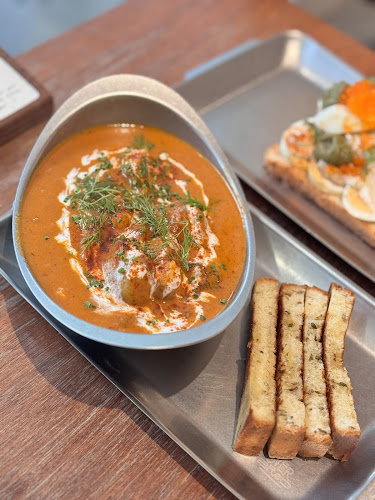 OVERBRØD - Singapore