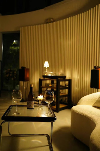 Opinii despre VINUZ MERCHANTES & GROWERS PTE LTD în Singapore - Hospitality and gastronomy