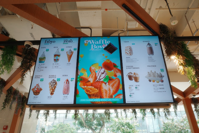 Yolé Plaza Singapura