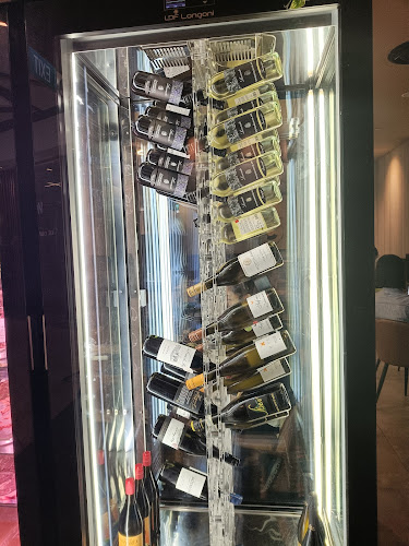 COLLIN’S @ PLQ Mall - Hospitality and gastronomy