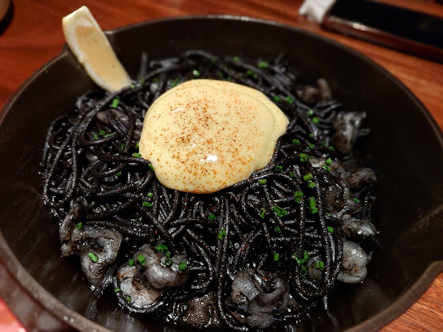 Surrey Hills Grocer - Woodleigh Mall (Pet Friendly) - Singapore