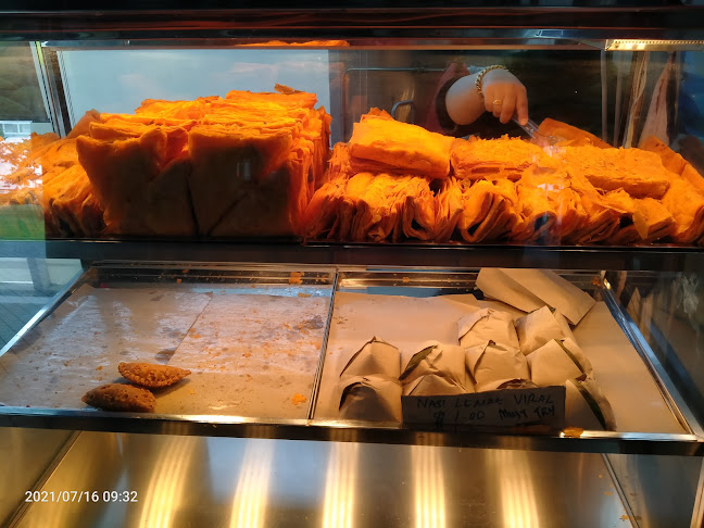 Malay Kueh (Eunos MRT station) - Singapore