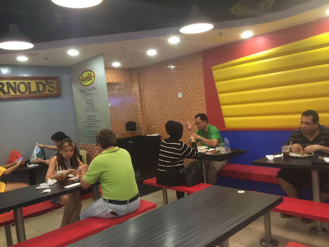 Comentarii opinii despre Arnold's Fried Chicken Main Branch