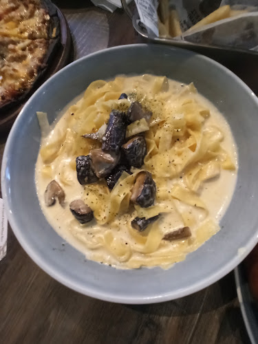 Lazy Lizard - The Promenade - Singapore