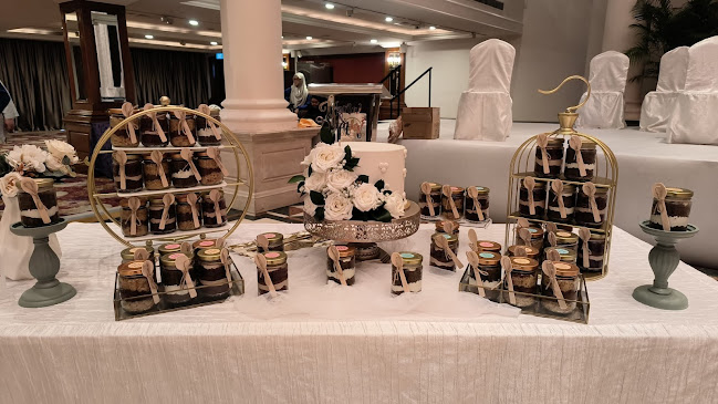 Blush Artisan Wedding and Birthday Cakes