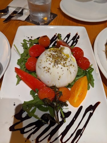 8 Haji Ln, Singapore 189201