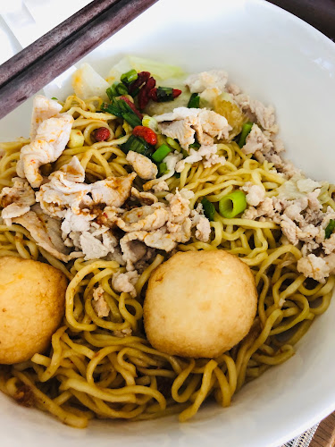 Lam's Noodle & Salt Baked Chicken @ Parkway Parade - Hospitality and gastronomy