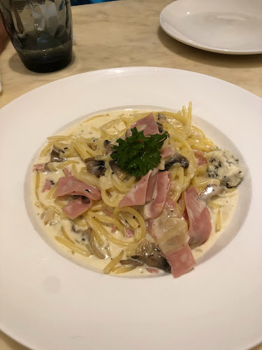 Opinii despre Madrinaa Italiano în Singapore - Hospitality and gastronomy