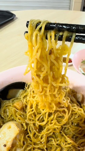 254 Fishball Minced Meat Noodle 魚圓肉脞面 - Singapore