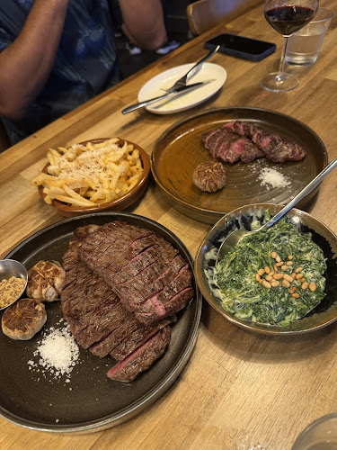 Comentarii opinii despre Fat Belly Steakhouse