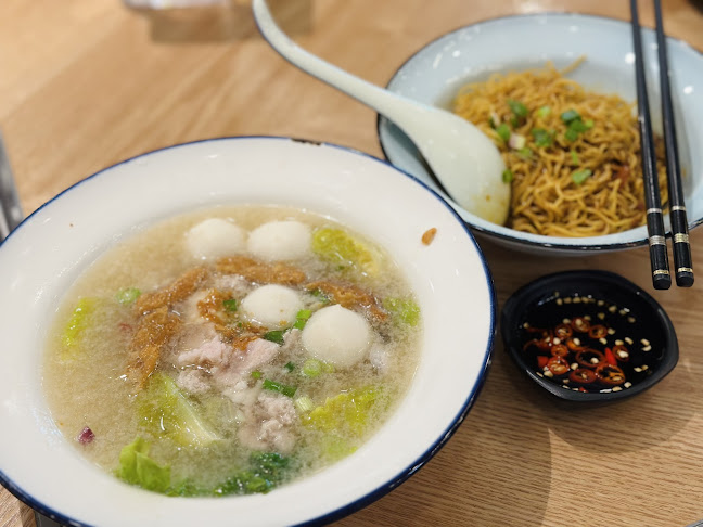 FISH NOODLE - Hospitality and gastronomy