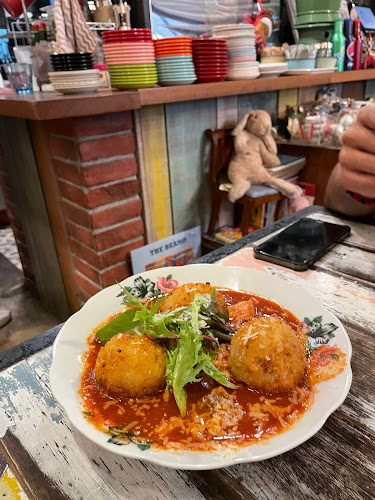 Brunches Cafe - Hospitality and gastronomy