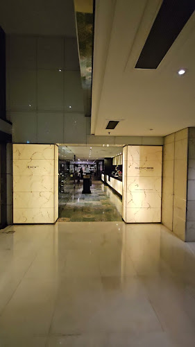100 Orchard Rd, Located in: Concorde Hotel, Singapore 238840