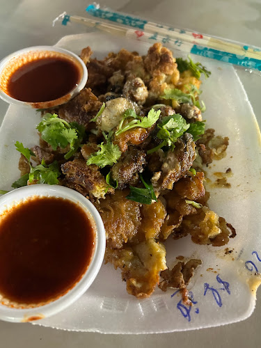 Heng Carrot Cake & Oyster Omelette - Hospitality and gastronomy