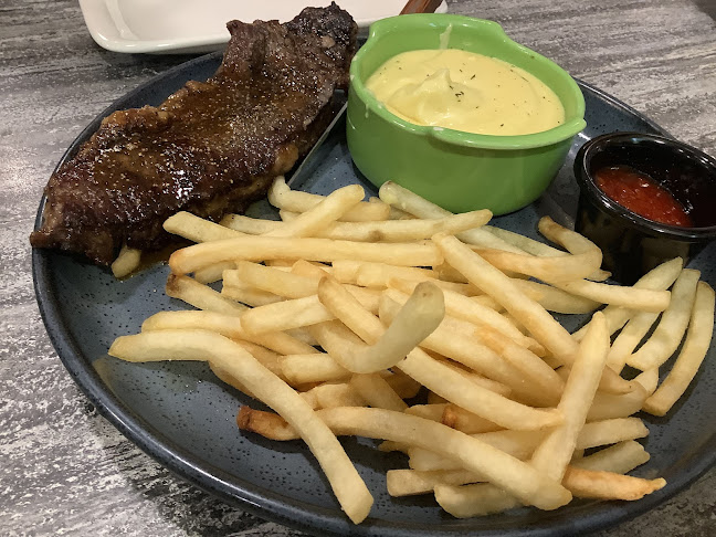 Poulet - White Sands - Hospitality and gastronomy