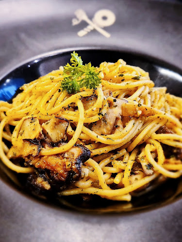 16 Collyer Quay, #01-13 Centre, Singapore 049318