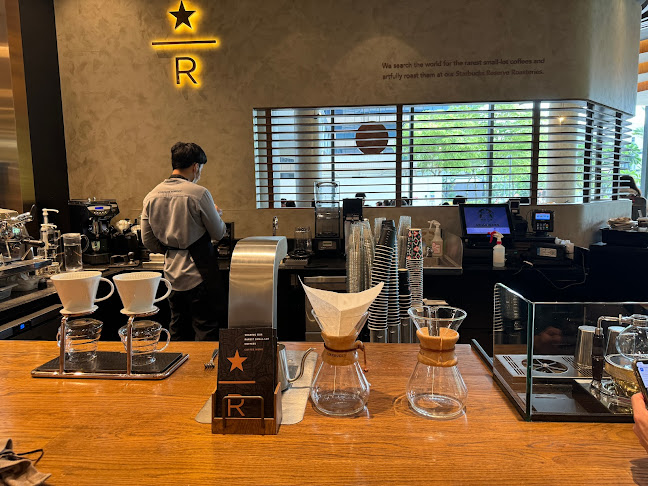 Starbucks Reserve - Hospitality and gastronomy