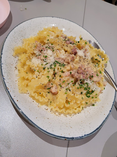 Opinii despre Gusta Sourdough Pizza Co. în Singapore - Hospitality and gastronomy