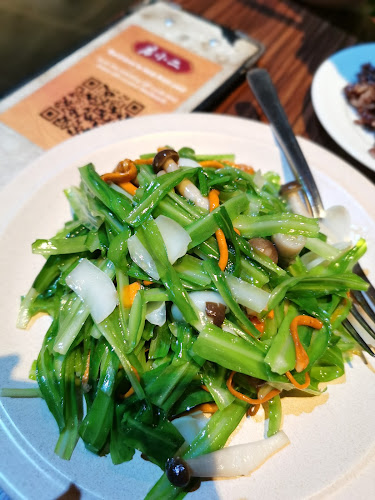 1 HarbourFront Walk, #02-138 9 VivoCity, Singapore 098585