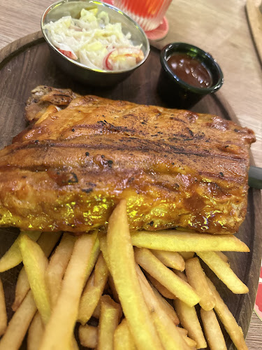 Opinii despre Brewerkz Seletar Aerospace Park în Singapore - Hospitality and gastronomy