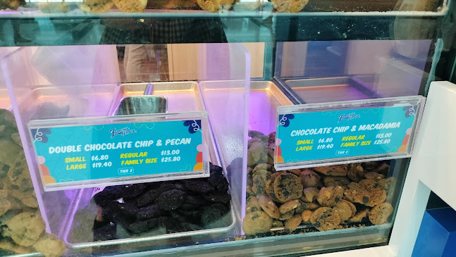 Famous Amos Changi Airport Terminal 3 - Hospitality and gastronomy