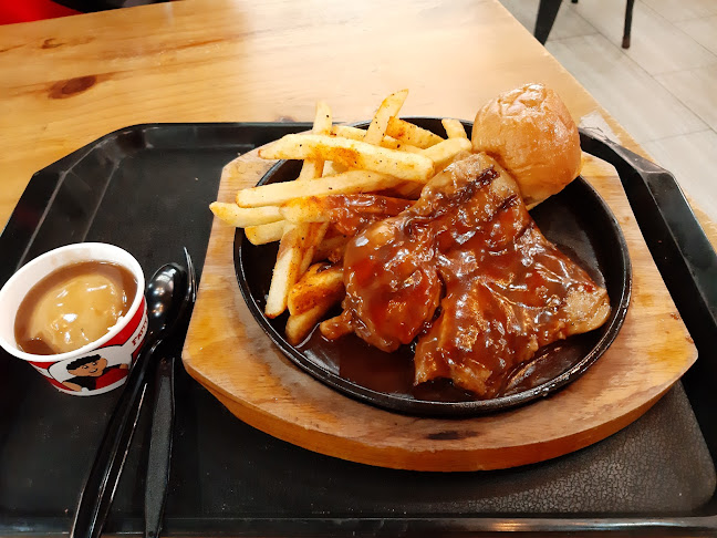 Opinii despre Fatty Bom Bom Sizzle în Singapore - Hospitality and gastronomy