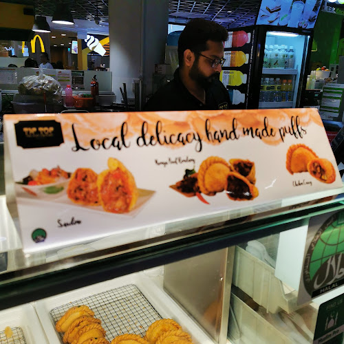 Tip Top Curry Puff @ Compass One - Hospitality and gastronomy