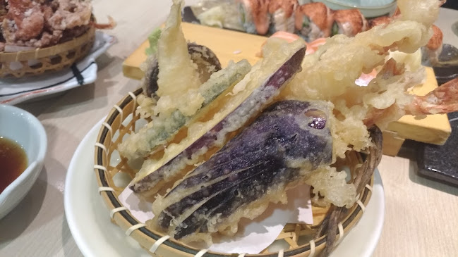 Tomi Sushi - Hospitality and gastronomy