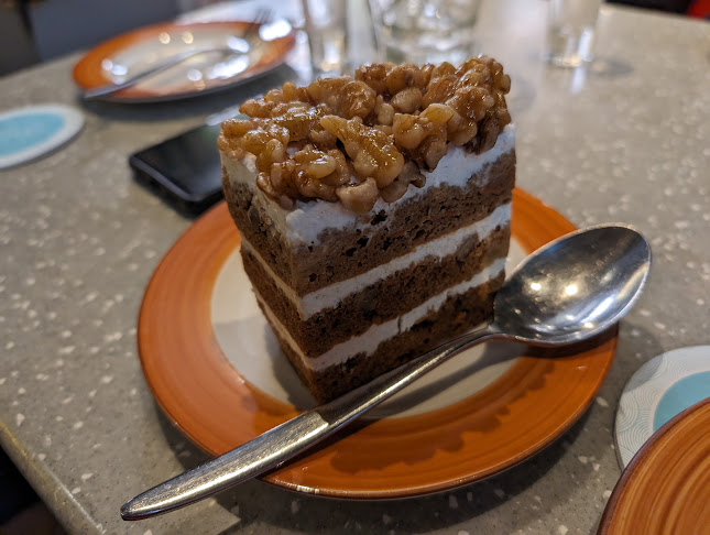 Comentarii opinii despre Privé Paragon