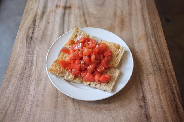 Opinii despre Simply Bread, Cluny Court în Singapore - Hospitality and gastronomy