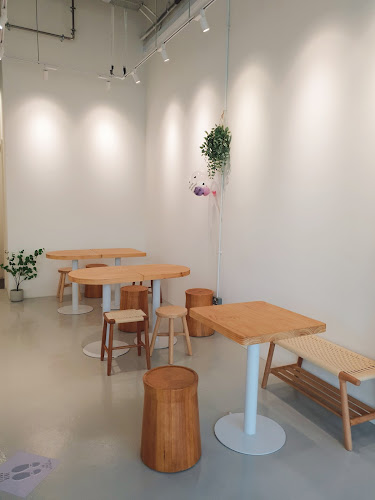 Lilac Oak | Vegan Café & Bakes