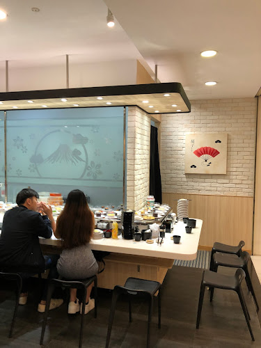 Comentarii opinii despre Sushi Express - Heartland Mall