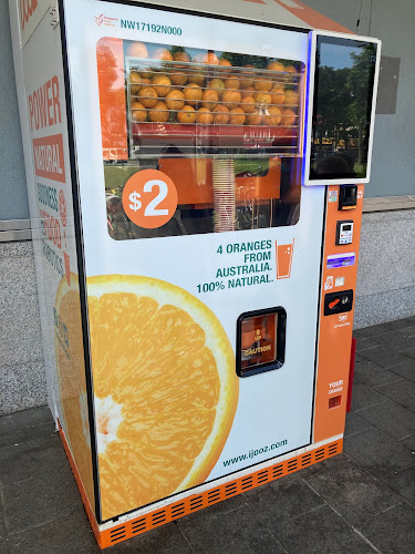 iJooz - Freshly Squeezed Orange Juice Vending Machine