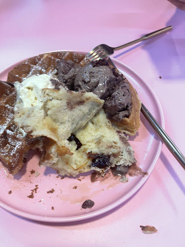 Creme by LELE Bakery