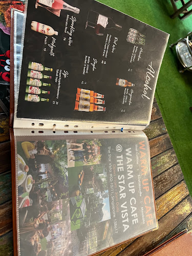 Comentarii opinii despre Warm Up Cafe @Mackenzie Road